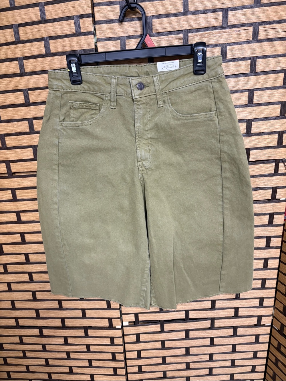 Time and tru green high rise barrel leg Jean shorts size 8